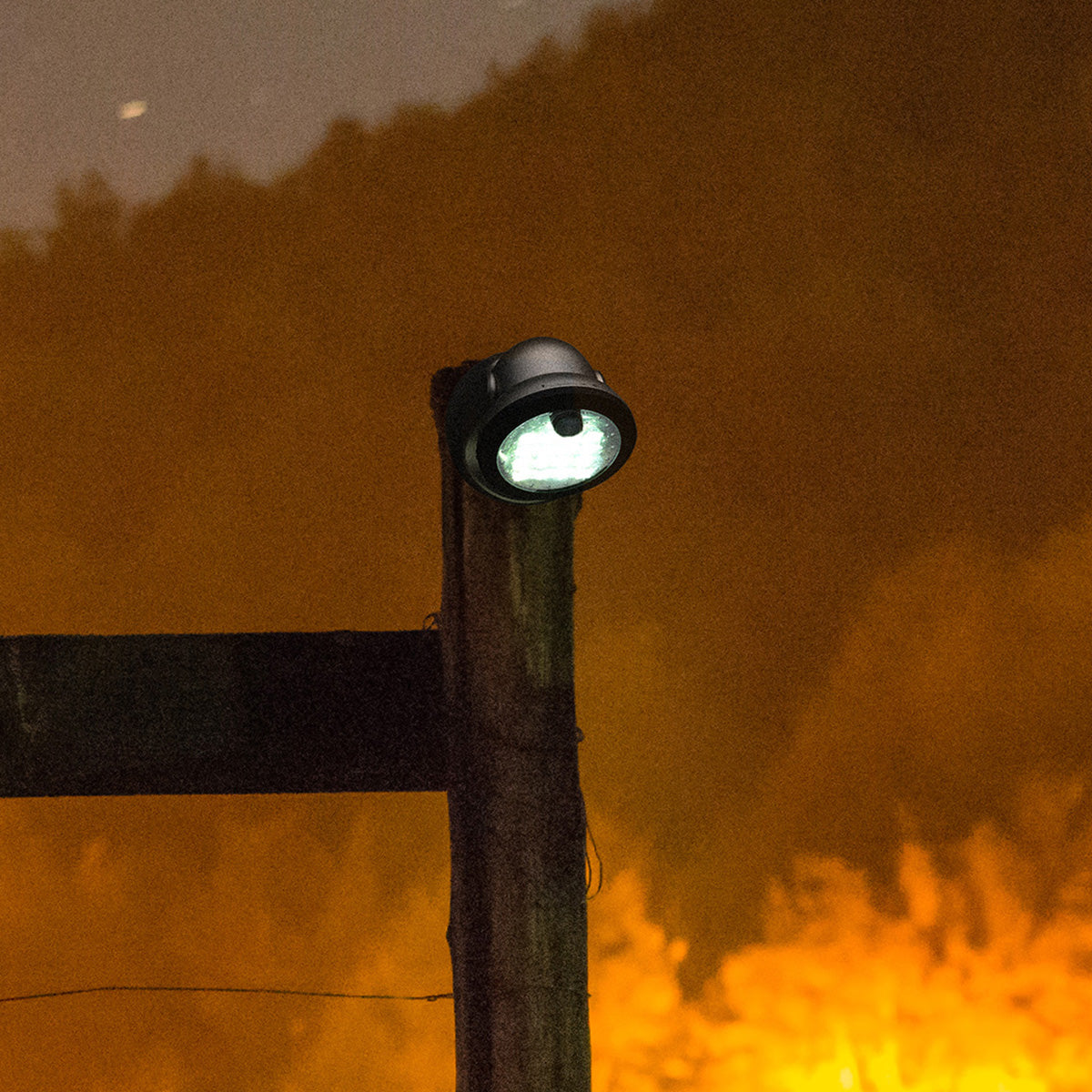World's Brightest Motion-Activated Cordless Light - image 10