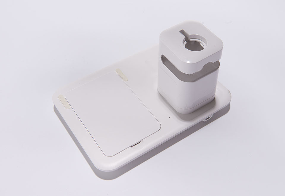 All-in-One Apple Charging Station by Sharper Image - image 8