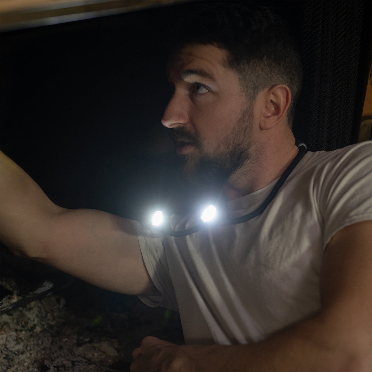 Hands-Free Neck Light - image 4