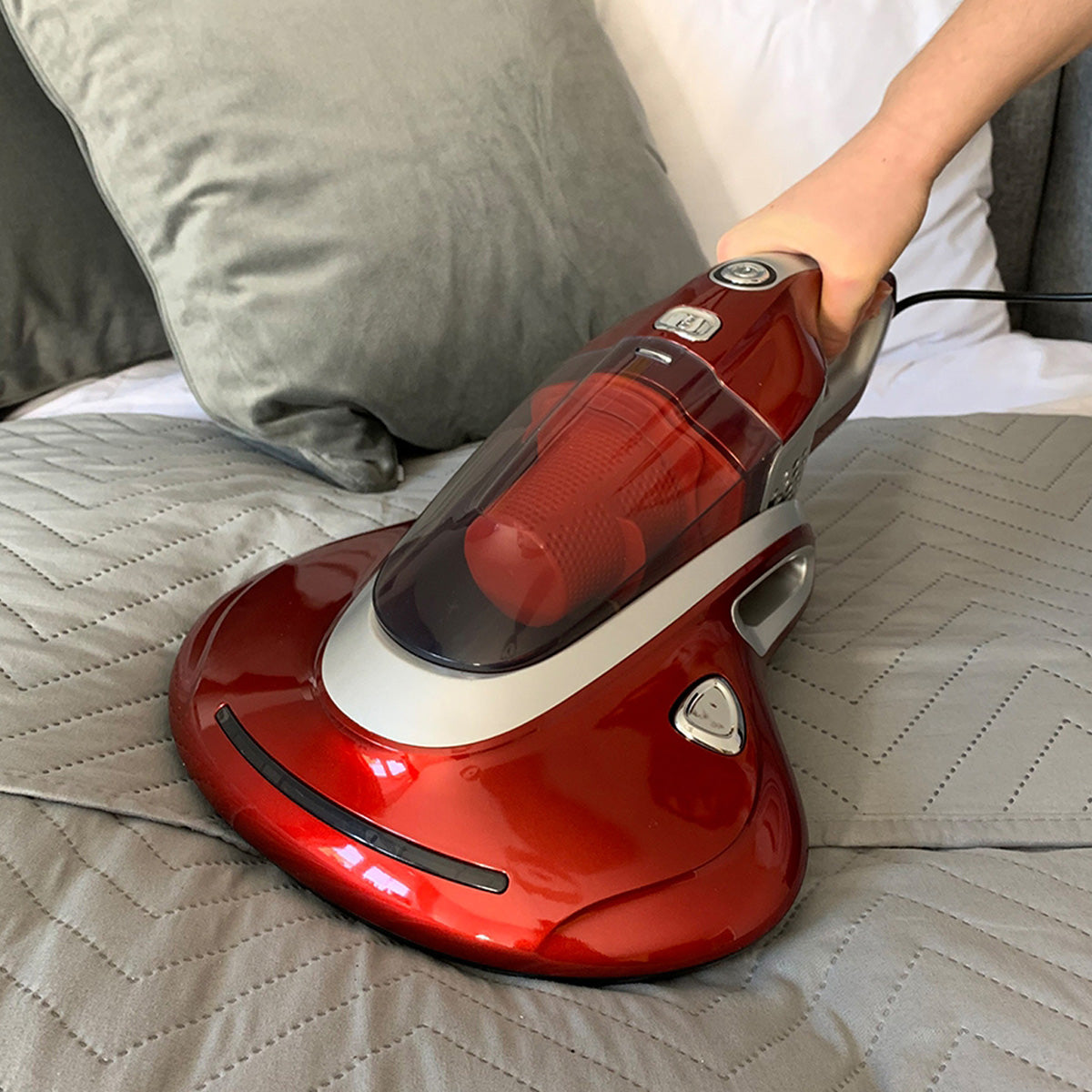 UV Sanitizing Bed Vacuum