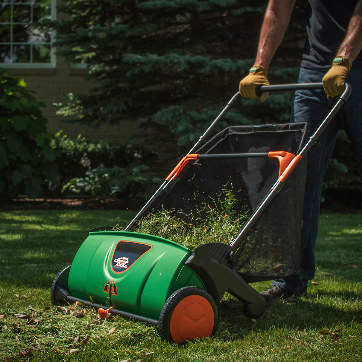26'' Push Lawn Sweeper - image 4
