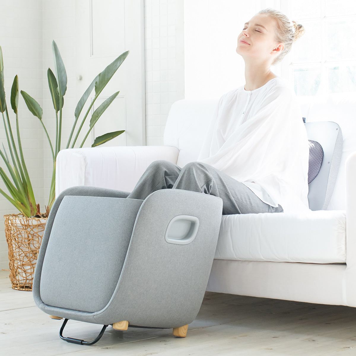 Foot and Calf Massaging Ottoman - image 4