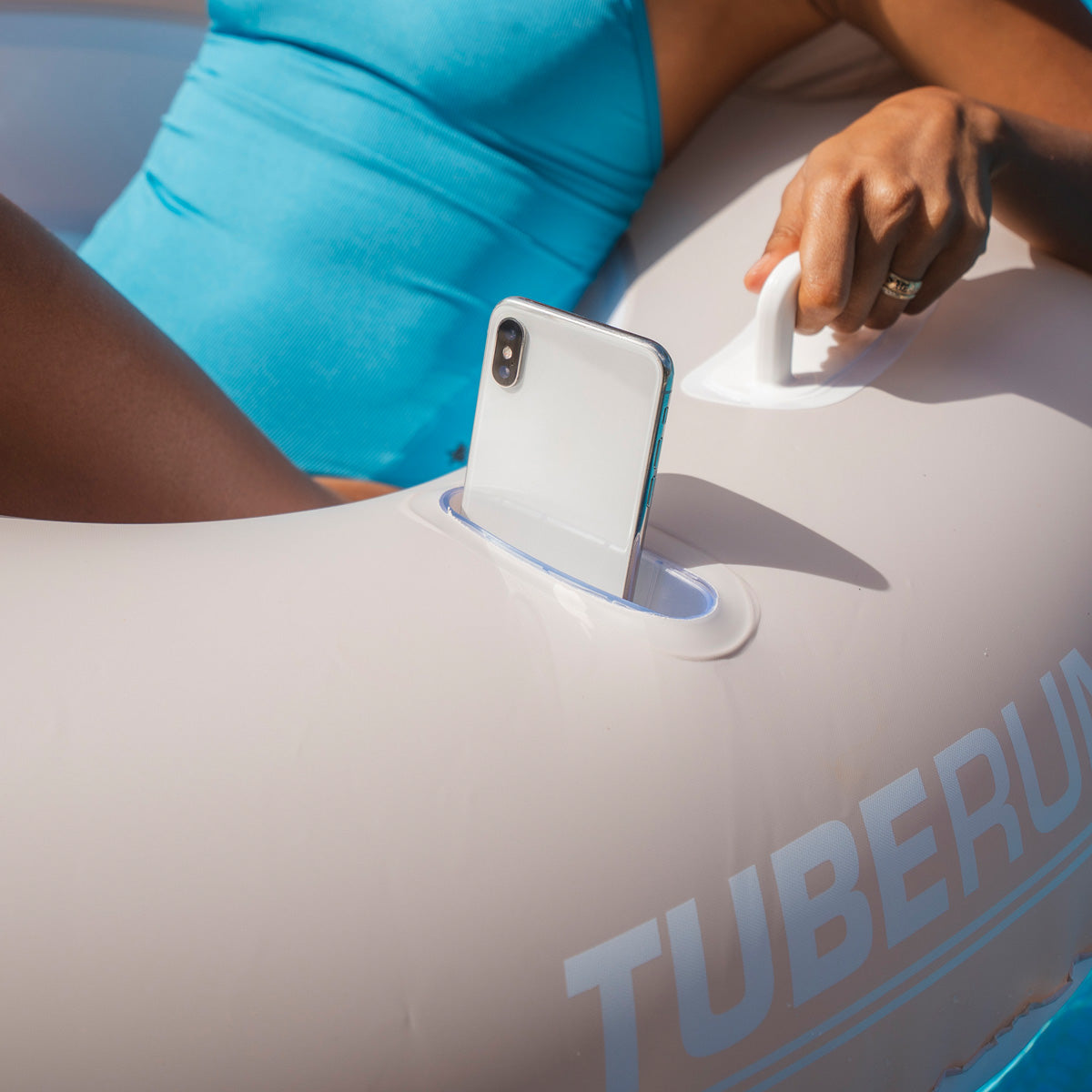 Motorized Tube Float - image 11