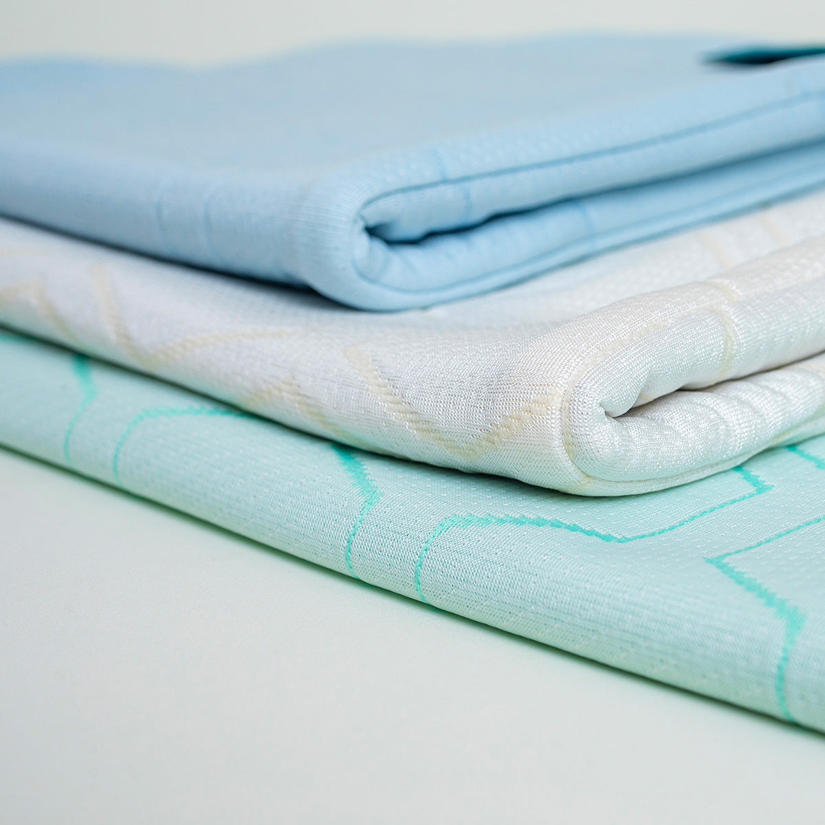 Cooling Bed Blanket and Pillow Case Set - image 14