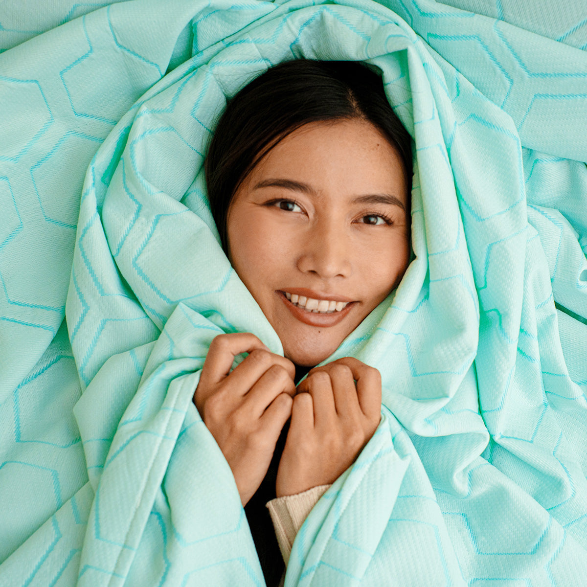 Cooling Bed Blanket and Pillow Case Set - image 13