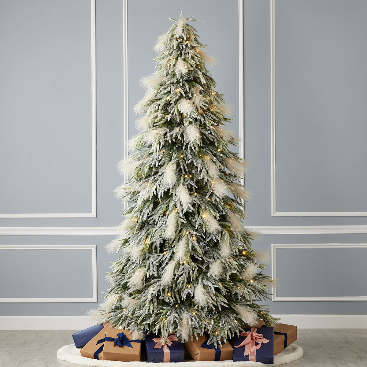 7.5' Pine and Pampas Christmas Tree