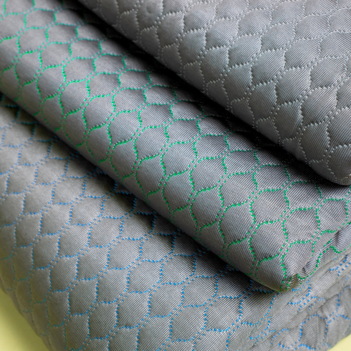 Thermoregulating Blanket - image 10