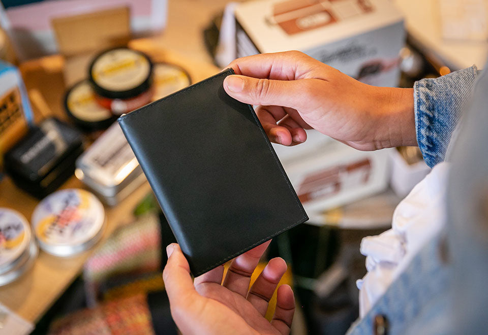 Thinnest Wallet - image 3