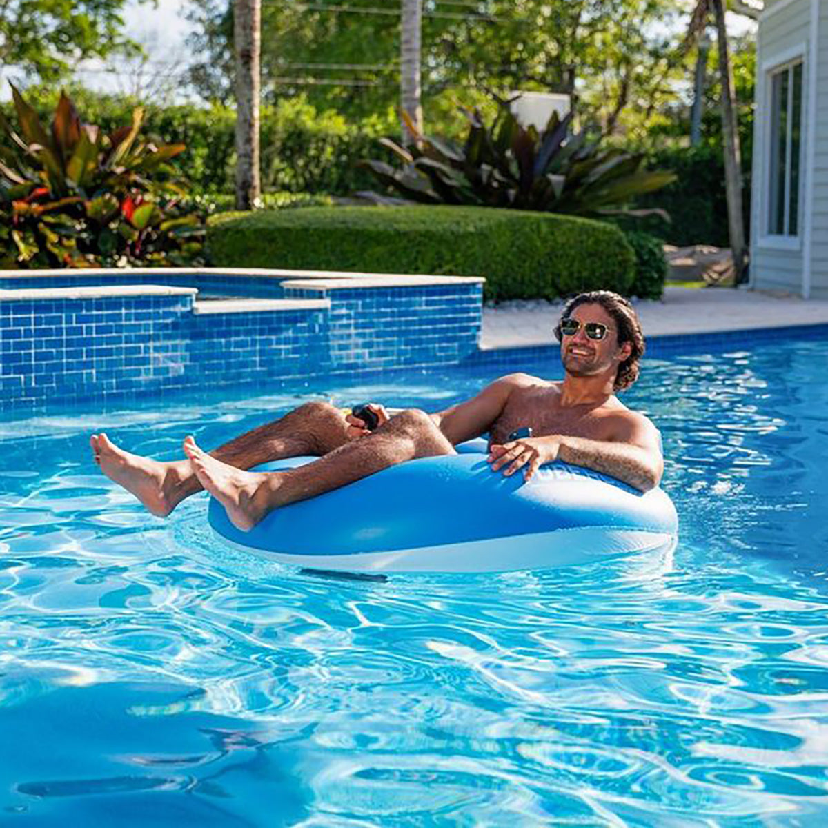 Motorized Tube Float - image 3