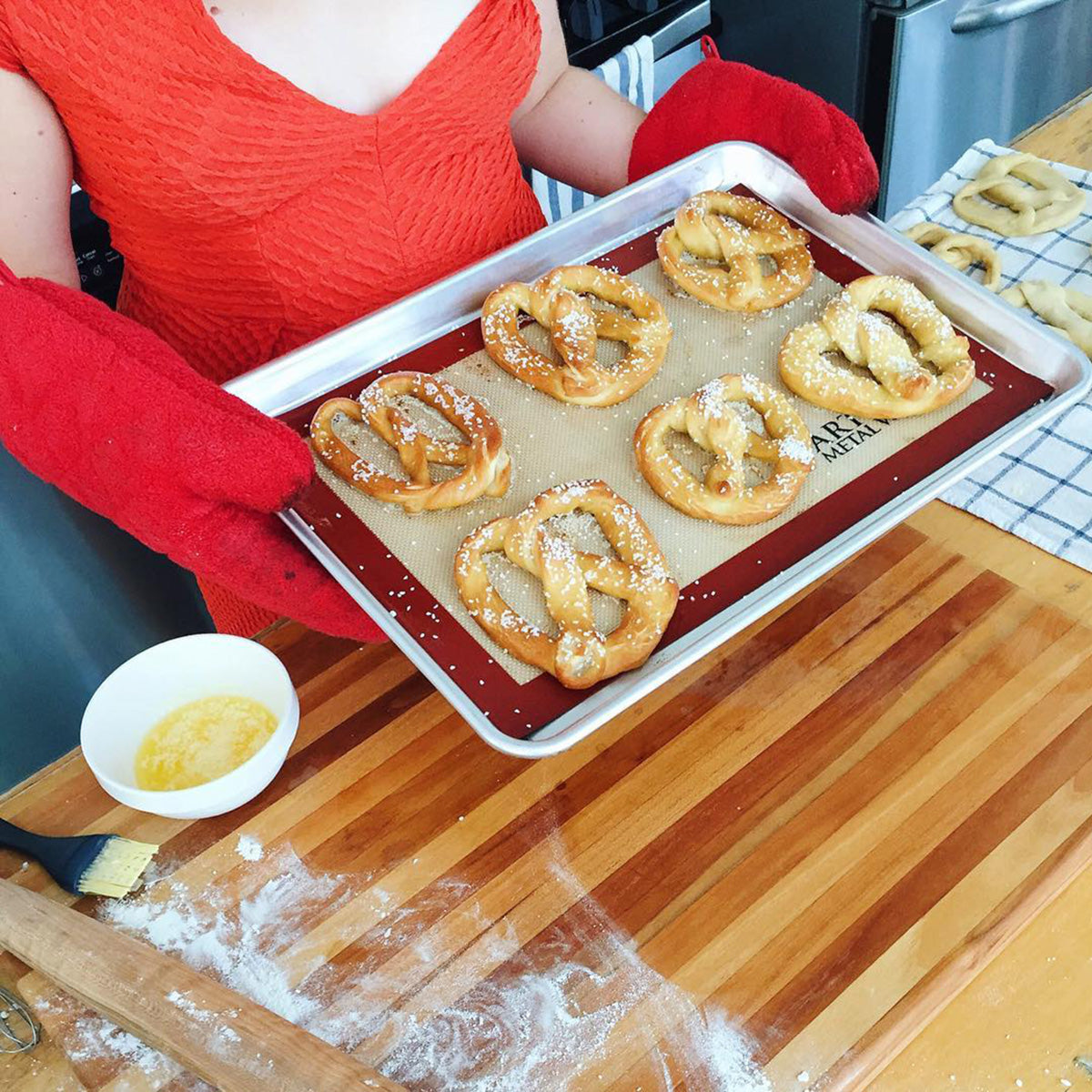 Soft Pretzel and Beer Cheese Making Kit - image 3
