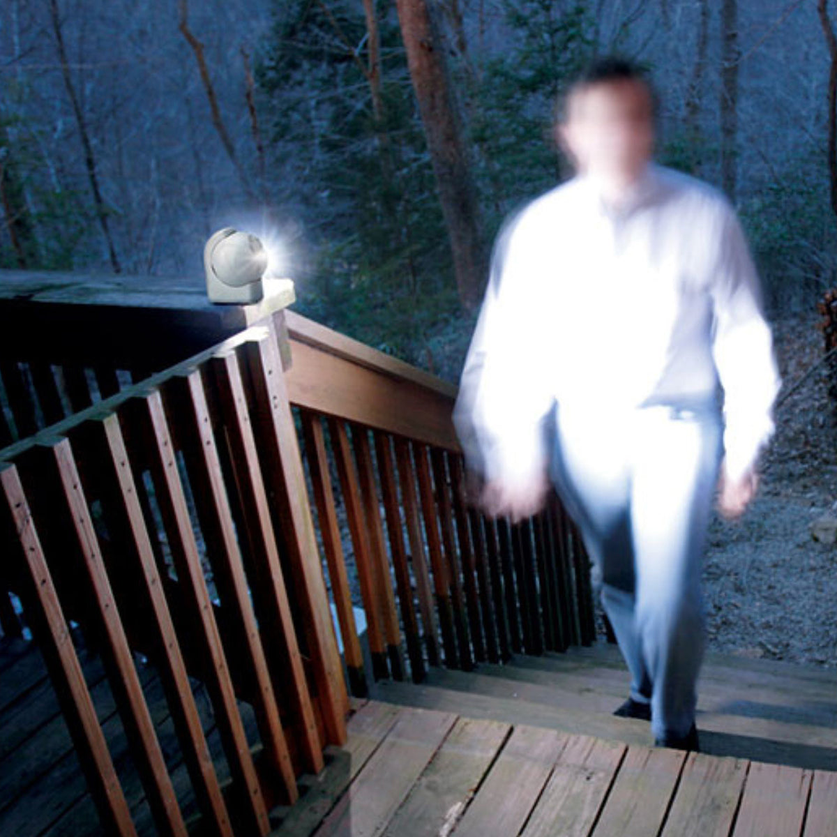 Linking Motion-Activated LED Outdoor Lights (Set of 2) - image 8